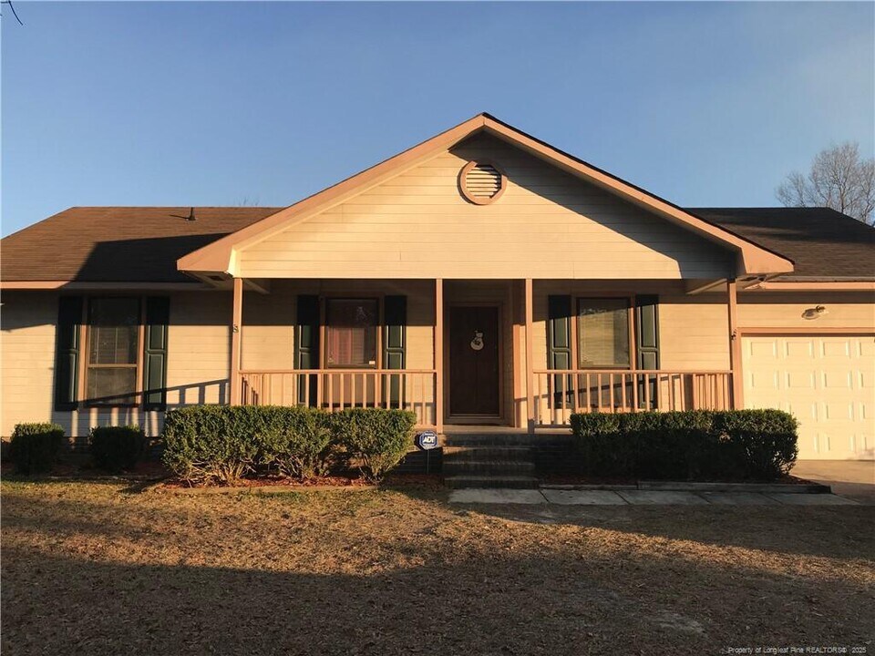 6886 Kingsgate Dr in Fayetteville, NC - Building Photo