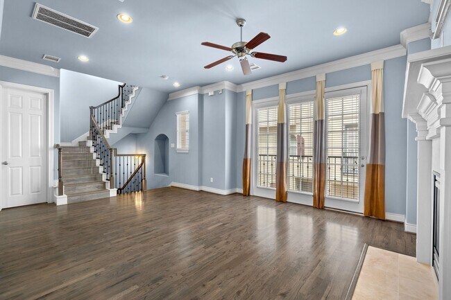 property at 2820 Sherwin St