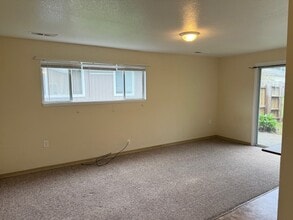 4157 Walnut Dr in Eureka, CA - Building Photo - Building Photo