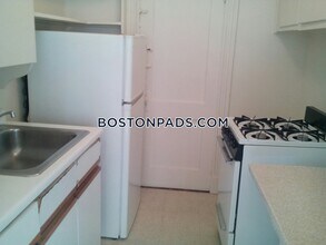 231-235 Park Dr in Boston, MA - Building Photo - Building Photo