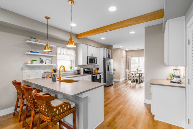 Seaside Village Apartments in Ocean City, MD - Building Photo - Interior Photo