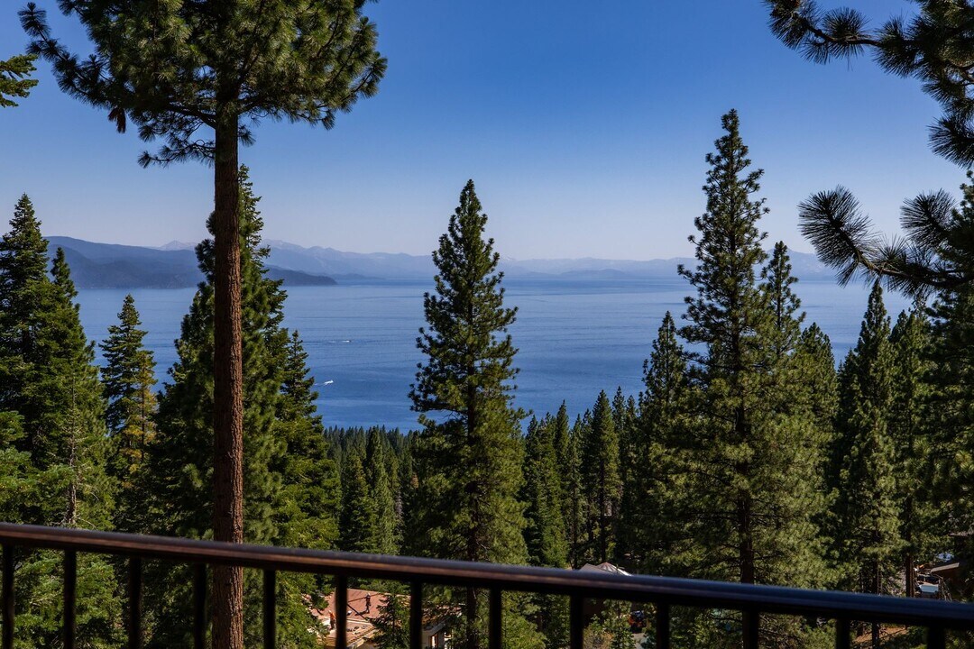 587 Fallen Leaf Way in Incline Village, NV - Building Photo