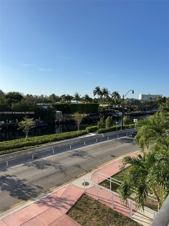 2939 Indian Creek Dr in Miami Beach, FL - Foto de edificio - Building Photo
