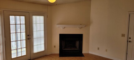 7117 W Friendly Ave, Unit F in Greensboro, NC - Building Photo - Building Photo