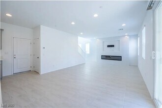 10407 Sadie Blake Ave in Las Vegas, NV - Building Photo - Building Photo