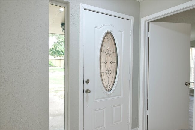 property at 5111 Pinewilde Dr