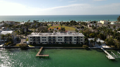 Linn Crest Apartments in St Pete Beach, FL - Building Photo - Building Photo