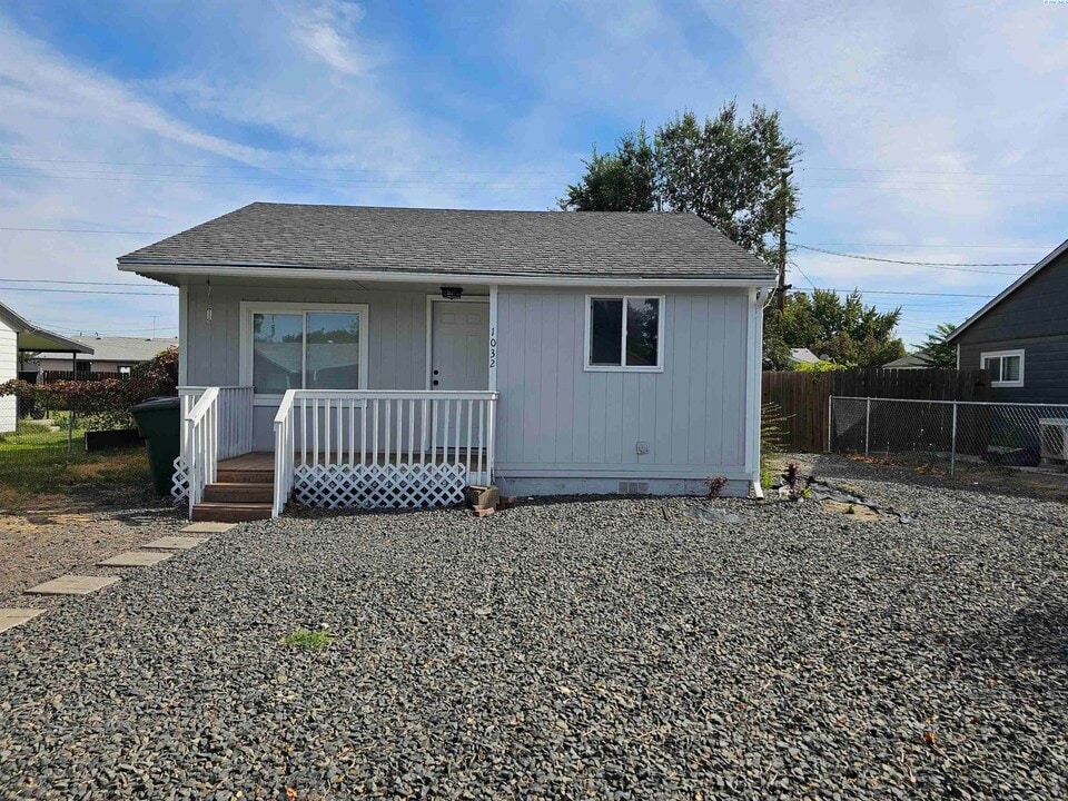 1032 Winslow Ave in Richland, WA - Building Photo