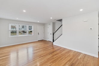 59 Clinton Ave in Norwalk, CT - Building Photo - Building Photo