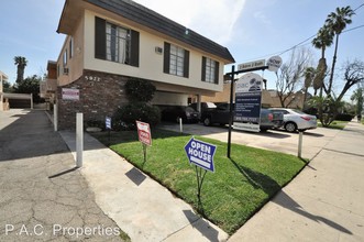 5922 Woodman Ave in Van Nuys, CA - Building Photo - Building Photo