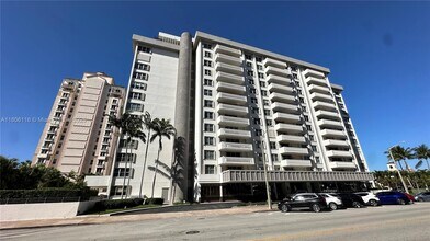 625 Biltmore Way in Coral Gables, FL - Building Photo - Building Photo