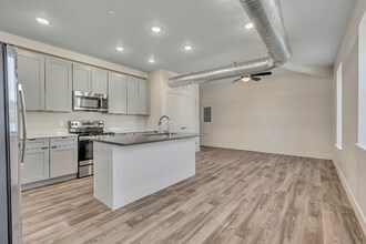 606 W North Temple St in Salt Lake City, UT - Foto de edificio - Building Photo