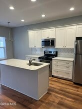 2011 Rdg Mnr Ct in Niskayuna, NY - Building Photo - Building Photo