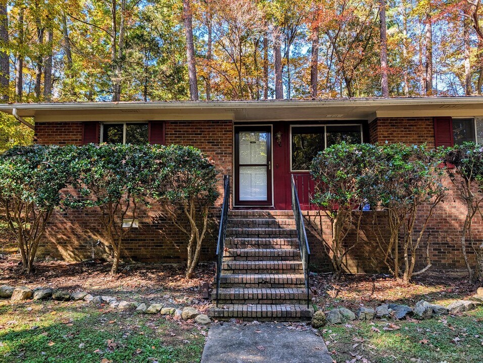 34 N Circle Dr in Chapel Hill, NC - Building Photo