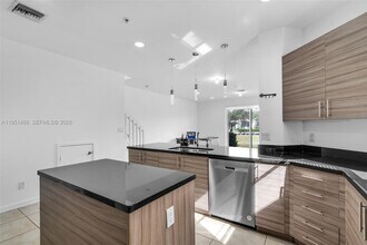 2735 SW 81st Terrace in Miramar, FL - Building Photo - Building Photo