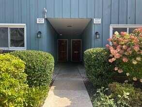 1450 Melville Ave in Fairfield, CT - Building Photo - Building Photo