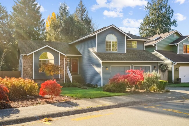 22213 NE 11th Pl in Sammamish, WA - Foto de edificio - Building Photo