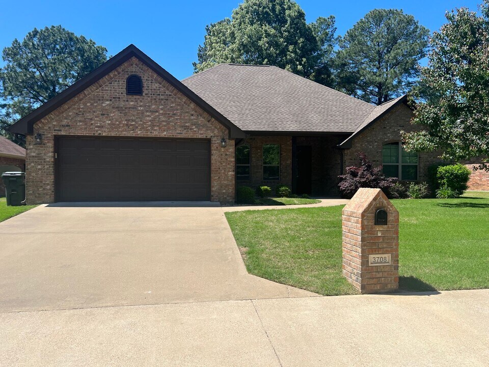 3708 Old Omen Rd in Tyler, TX - Building Photo