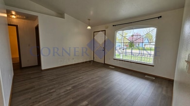 129 N Summer Breeze St in Nampa, ID - Building Photo - Building Photo