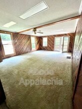 1233 Collins Hwy in Pikeville, KY - Building Photo - Building Photo