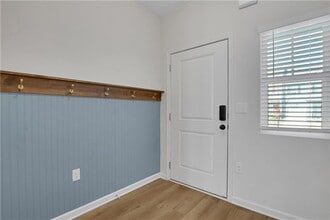 102 Jaxton St in Hoschton, GA - Foto de edificio - Building Photo