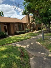 8532 Maplecrest Dr in Houston, TX - Building Photo - Building Photo
