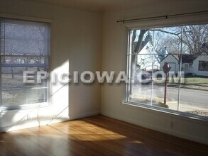 1920 Chandler St SW in Cedar Rapids, IA - Building Photo - Building Photo