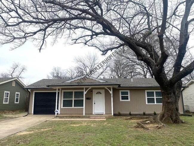 property at 1018 Harris Dr