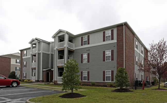 Kates Trace in Newport News, VA - Building Photo - Building Photo