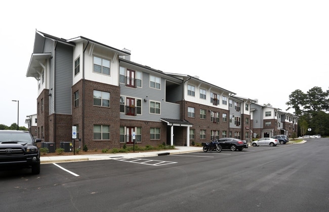 Campus West at Tryon in Raleigh, NC - Building Photo - Building Photo