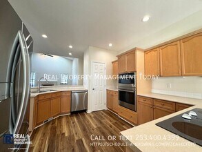 5817 54th St W in University Place, WA - Building Photo - Building Photo