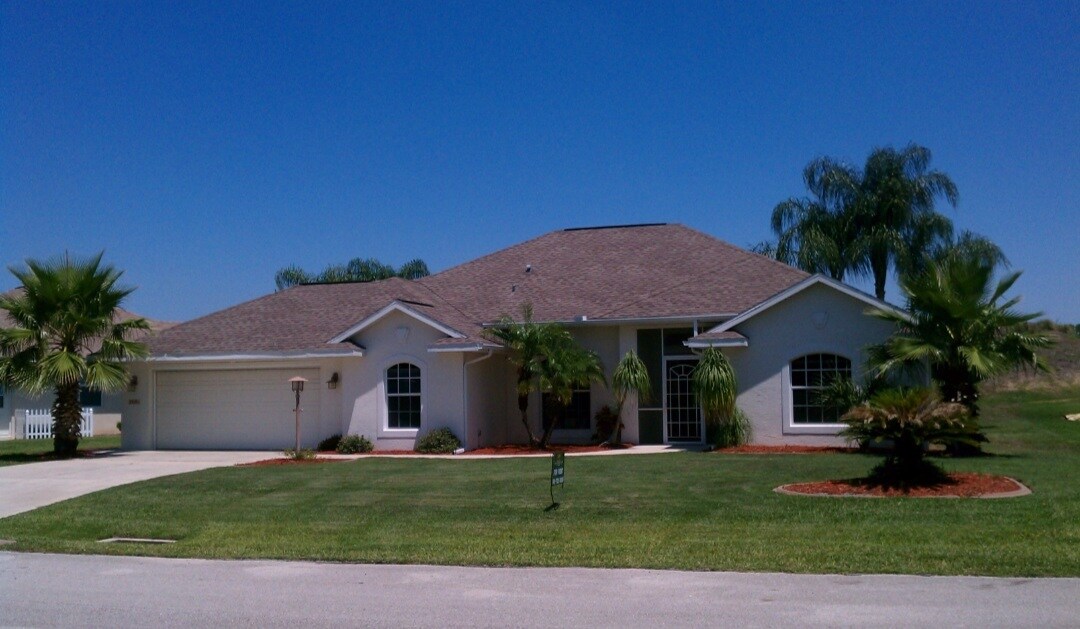 3051 Wynstone Dr in Sebring, FL - Building Photo