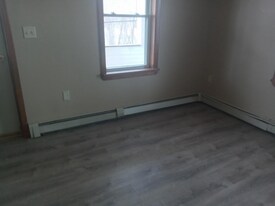 13 Falmouth St, Unit 2 in Rumford, ME - Building Photo