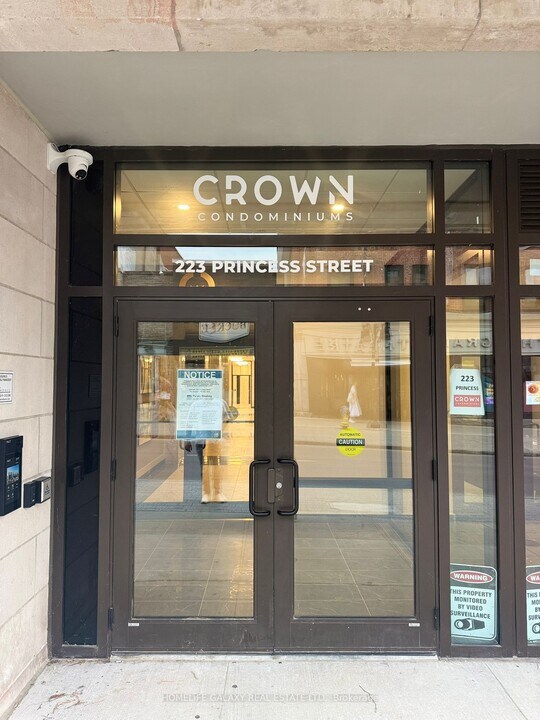 221 Princess St in Kingston, ON - Building Photo