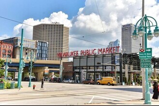 141 N Water St, Unit 36 in Milwaukee, WI - Building Photo - Building Photo