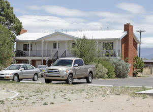 Country Club Apartments in Santa Fe, NM - Building Photo - Building Photo