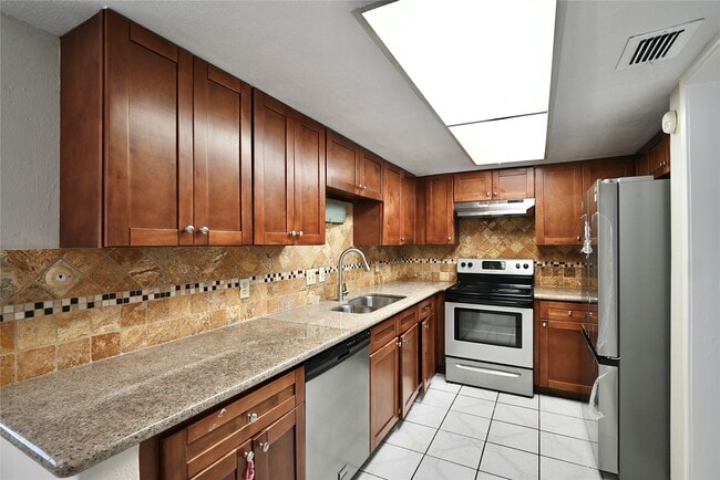 property at 8314 La Roche Ln