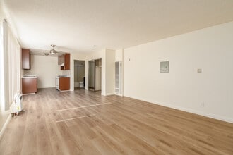 Laurel Canyon Apartments in Arleta, CA - Building Photo - Interior Photo