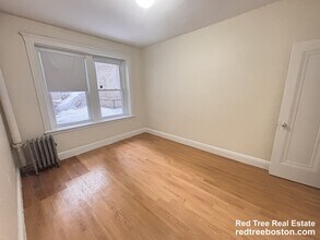 1810 Commonwealth Ave, Unit 1 in Boston, MA - Foto de edificio - Building Photo