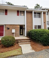 599 Winding Creek Rd in Fayetteville, NC - Building Photo