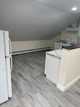 19 Gooding St in Pawtucket, RI - Foto de edificio - Building Photo