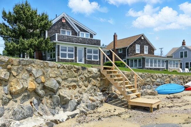 226 Old Kelsey Point Rd in Westbrook, CT - Building Photo - Building Photo