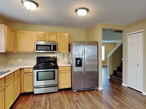 10382 Fairmont Ln in Indianapolis, IN - Building Photo - Building Photo