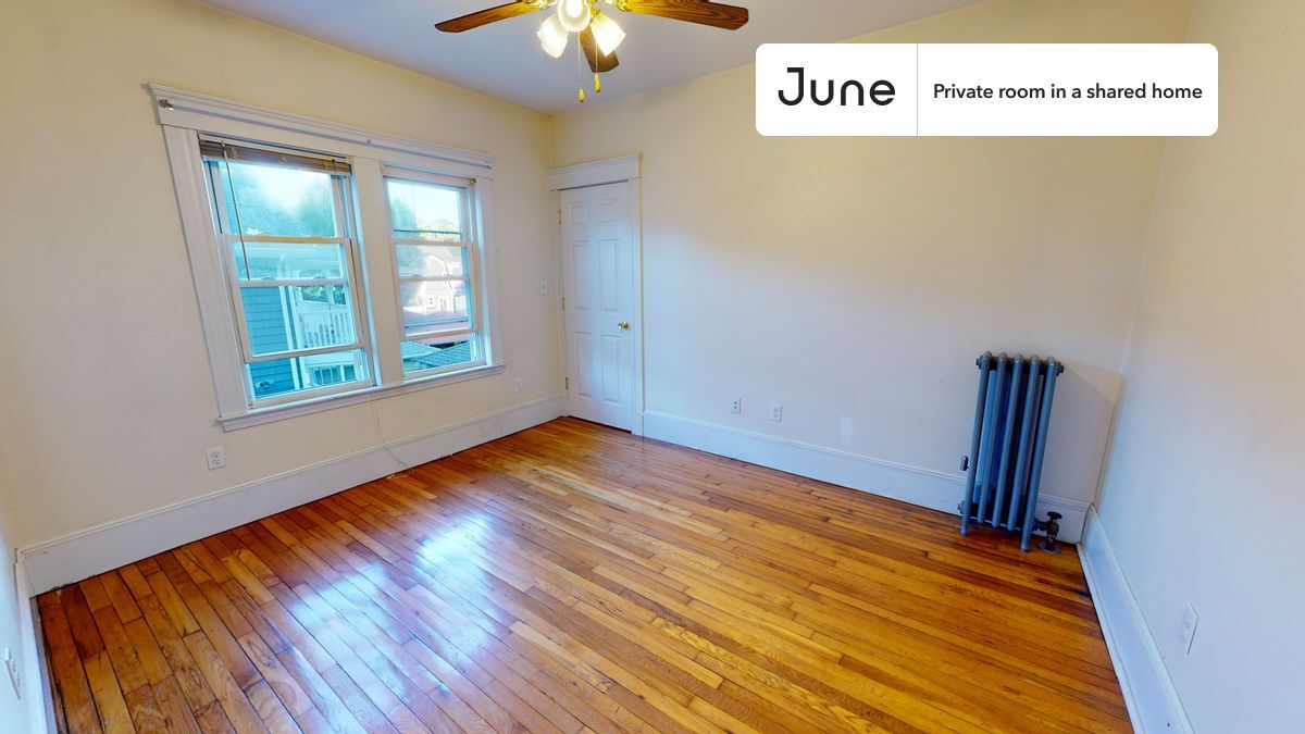 Private bedroom in 3 bed/1 bath Home in Boston, MA - Building Photo