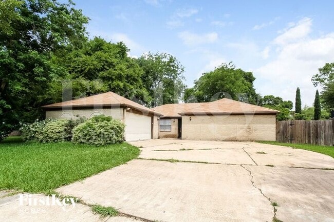 7006 Falling Waters Dr in Spring, TX - Building Photo - Building Photo