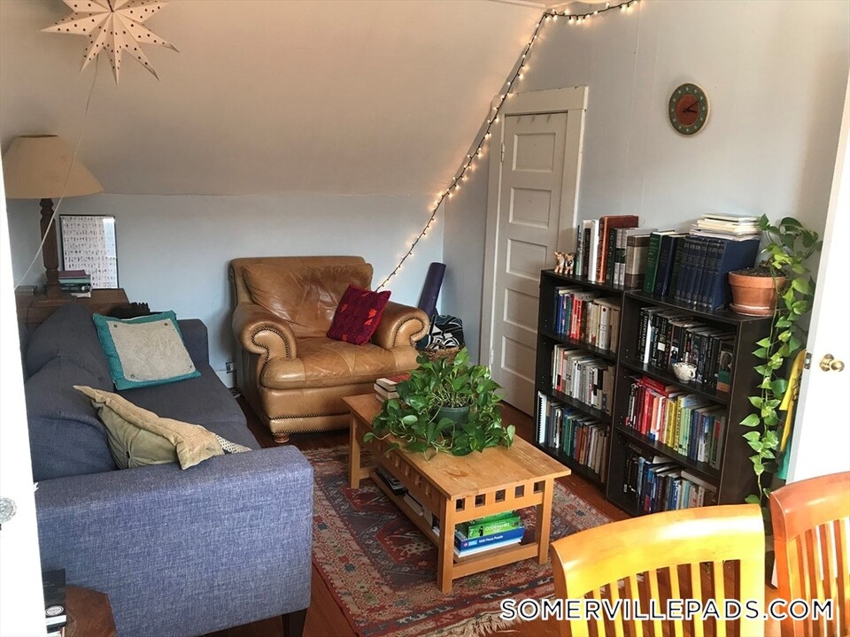 14 Hancock St in Somerville, MA - Building Photo