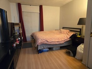 2321 Highbury Ave, Unit 55 in Los Angeles, CA - Building Photo - Building Photo