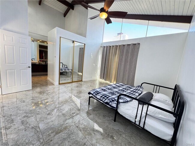 16602 Wellington Cir in Huntington Beach, CA - Building Photo - Building Photo