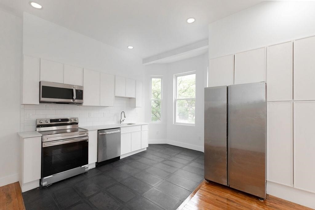 120 Bowers St in Jersey City, NJ - Building Photo