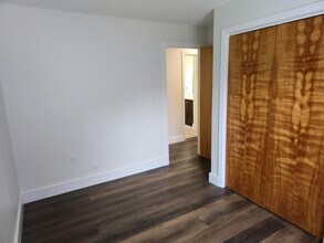 21 Old Etna Rd in Lebanon, NH - Foto de edificio - Building Photo